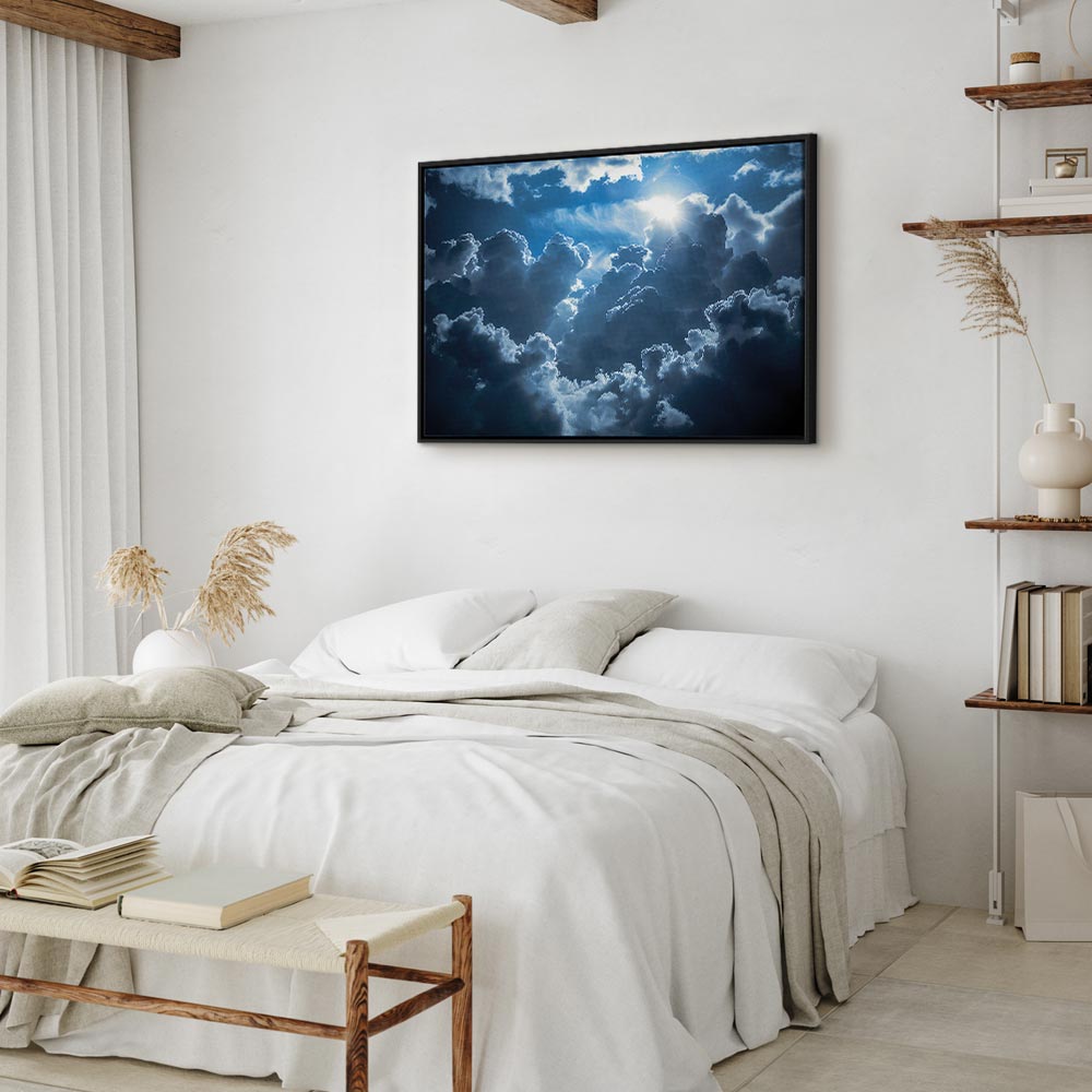Leinwanddruck – Animierte Landschaft: Die Sonne im Kampf mit den Wolken