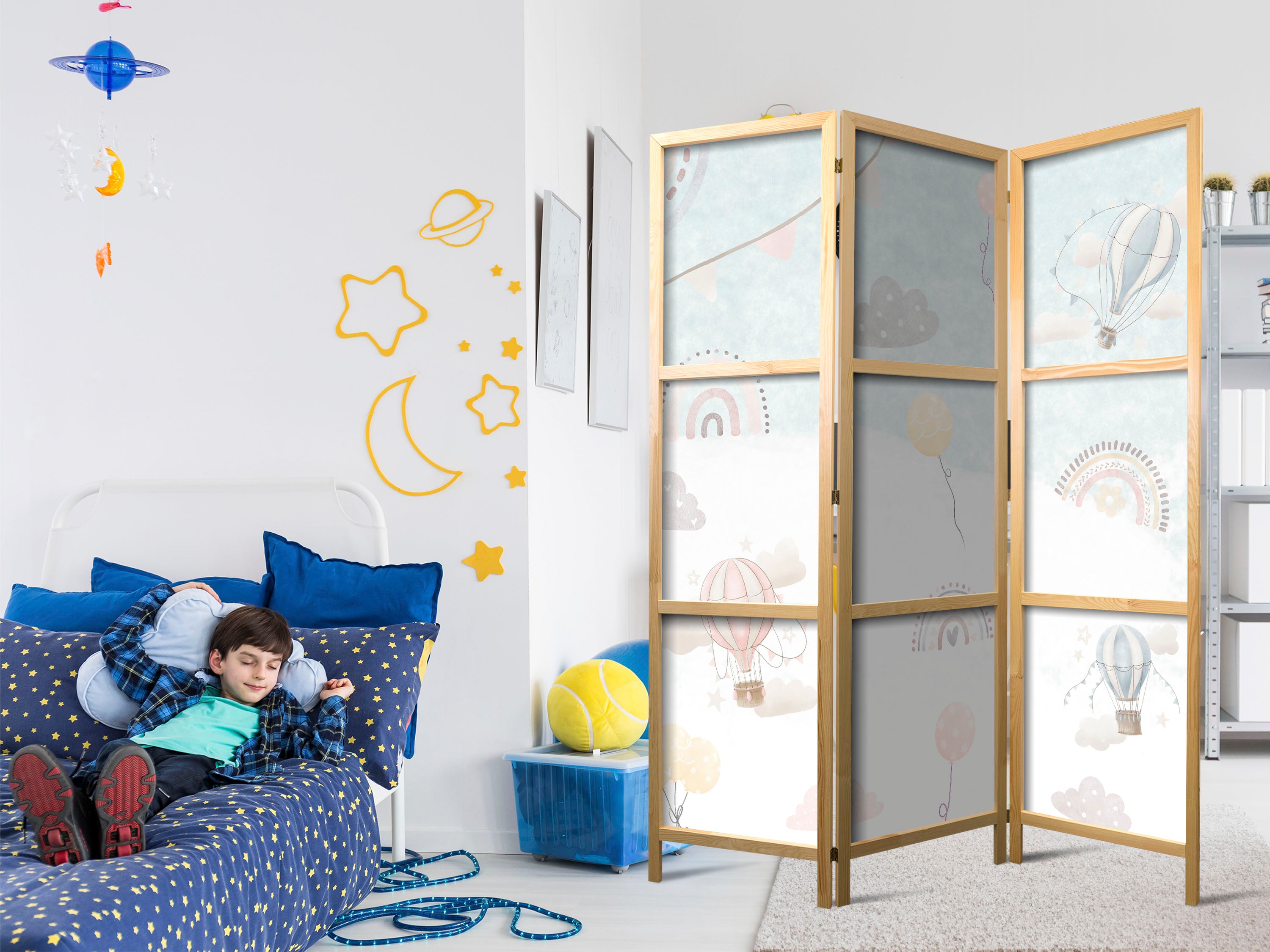 Japanese Room Divider with Balloons in Pastel Colors