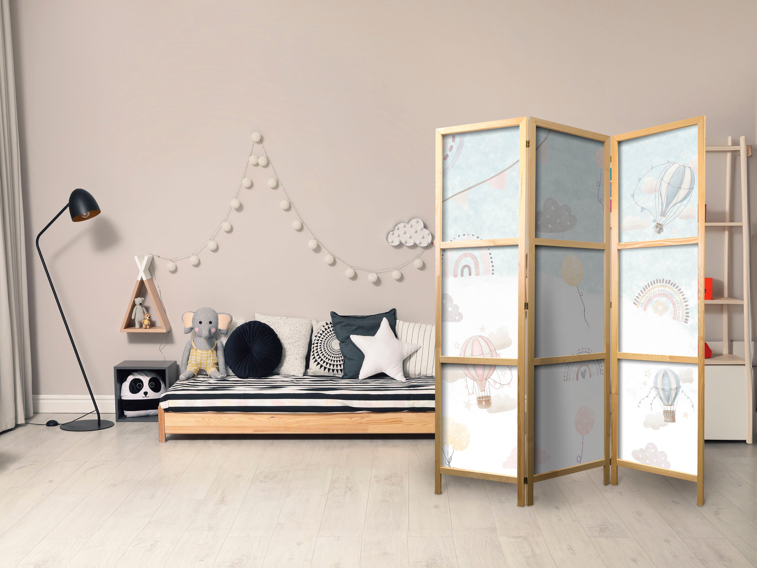 Japanese Room Divider with Balloons in Pastel Colors