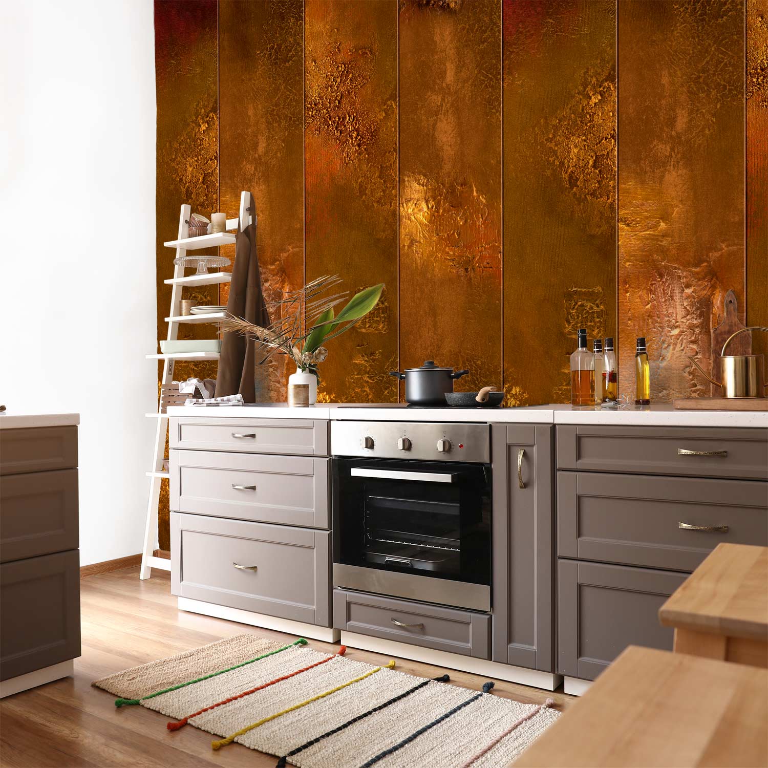 Kingdom of Gold Textured Pattern Wallpaper