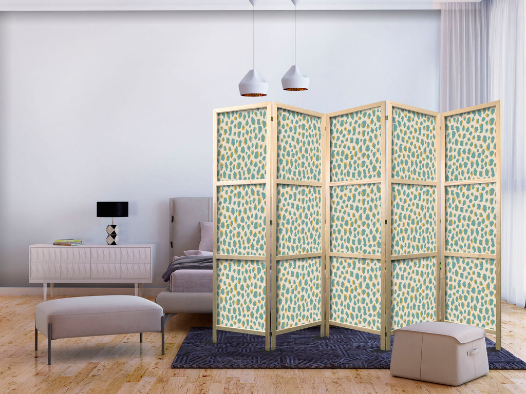 Japanese Room Divider with Giraffe Pattern