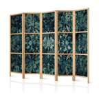 Japanese Room Divider with Oriental Pattern Carpet and Emerald Ornaments