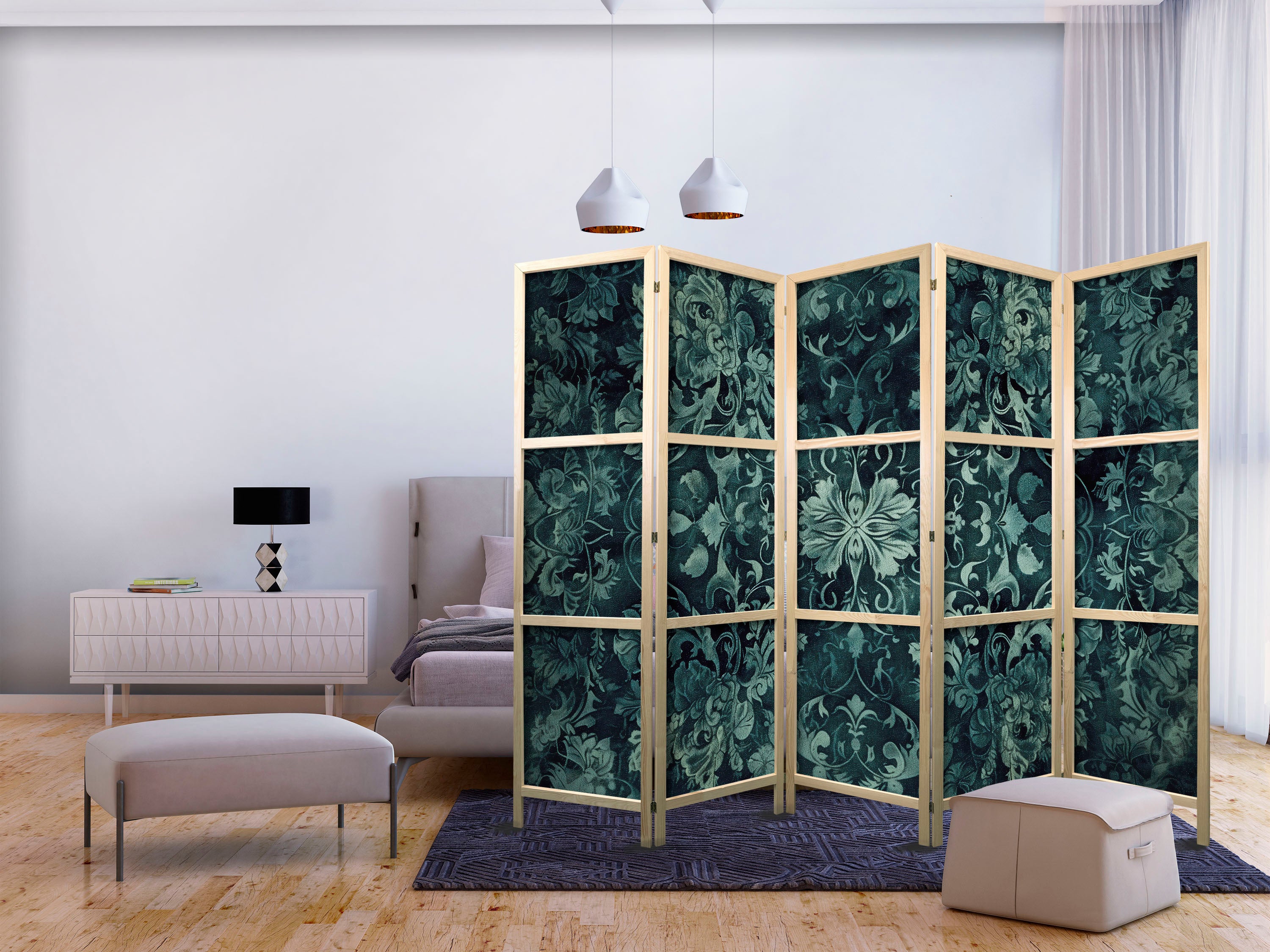 Japanese Room Divider with Oriental Pattern Carpet and Emerald Ornaments